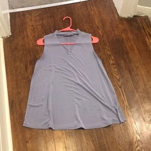 Sleeveless lavender tunic